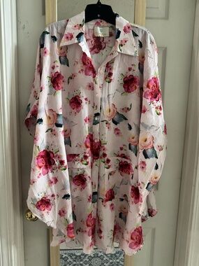 Floral Button-Up kaftan blouse in Pink with Rose Print NWOT